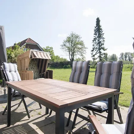 Grosszuegige Mit Terrasse Und Garten *