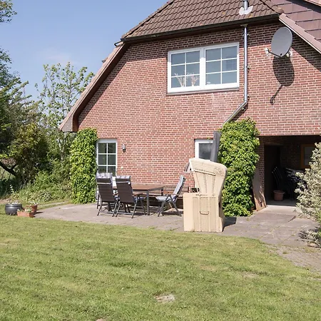 Grosszuegige Mit Terrasse Und Garten * Westerdeichstrich